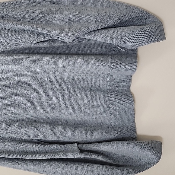 BROCHU WALKER Pia V-Neck Light Blue Size Medium - Picture 15 of 17